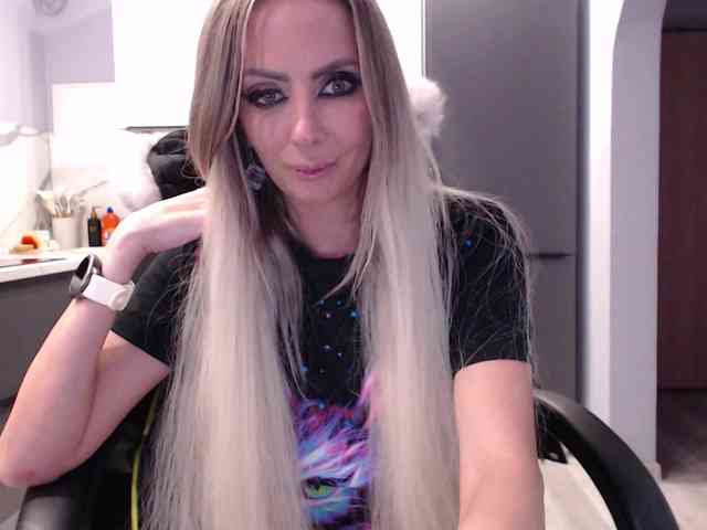 blondalina webcam