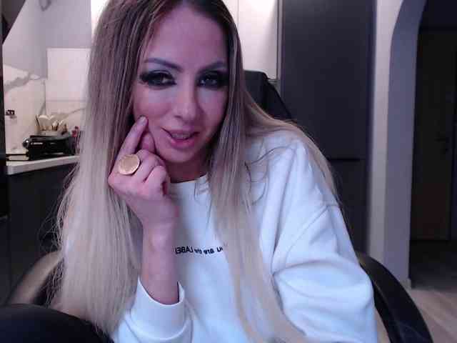 blondalina webcam