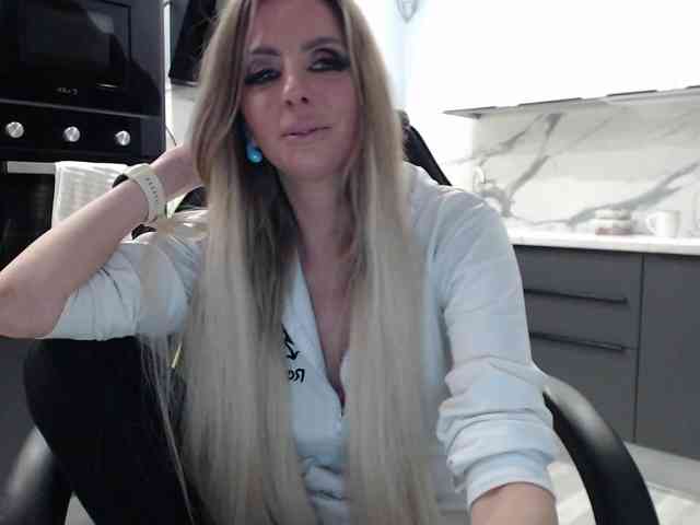 blondalina webcam