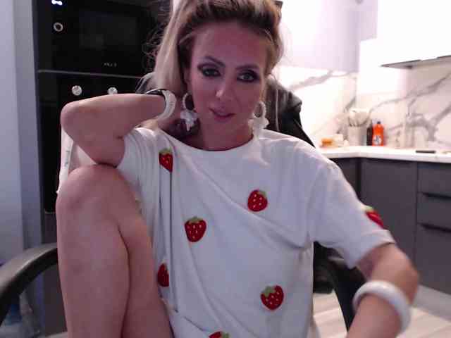 blondalina webcam