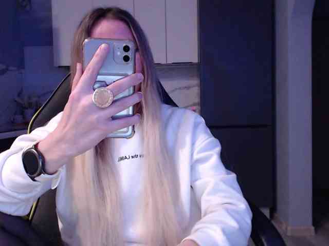 blondalina webcam