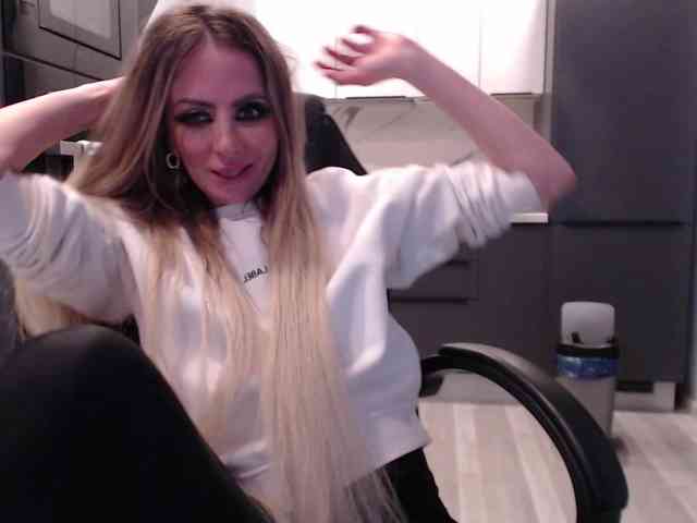 blondalina webcam