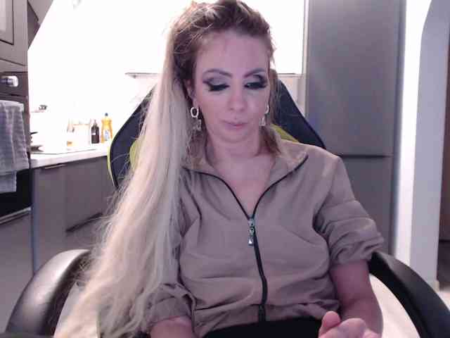 blondalina webcam