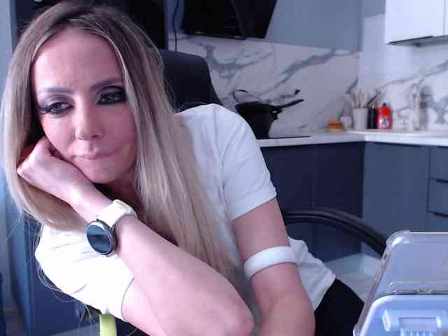 blondalina webcam
