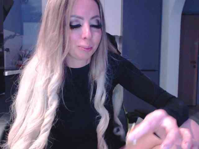 blondalina webcam