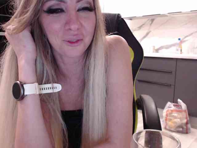 blondalina webcam