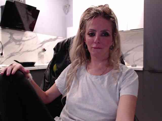 blondalina webcam