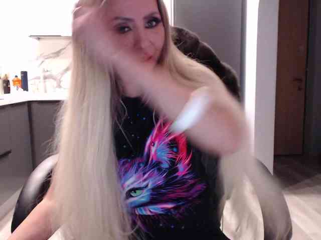 blondalina webcam