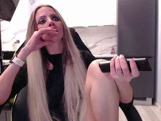 blondalina webcam