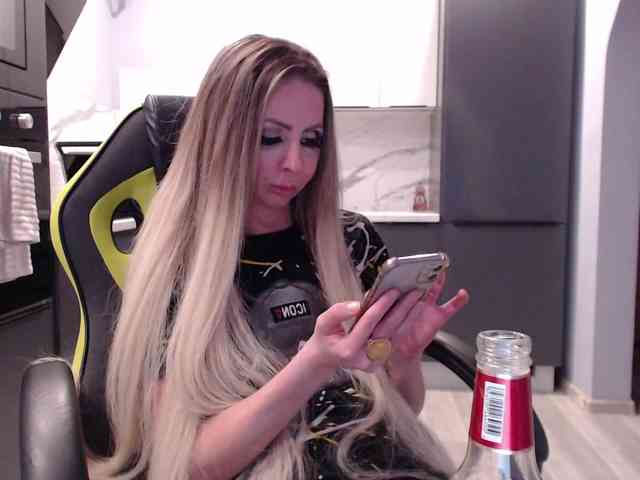 blondalina webcam