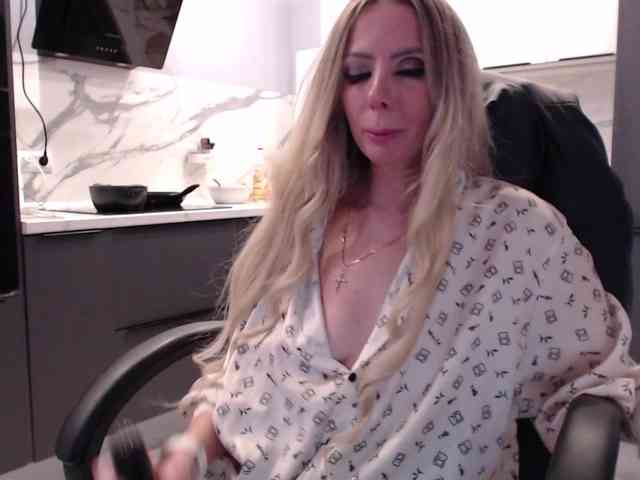 blondalina webcam