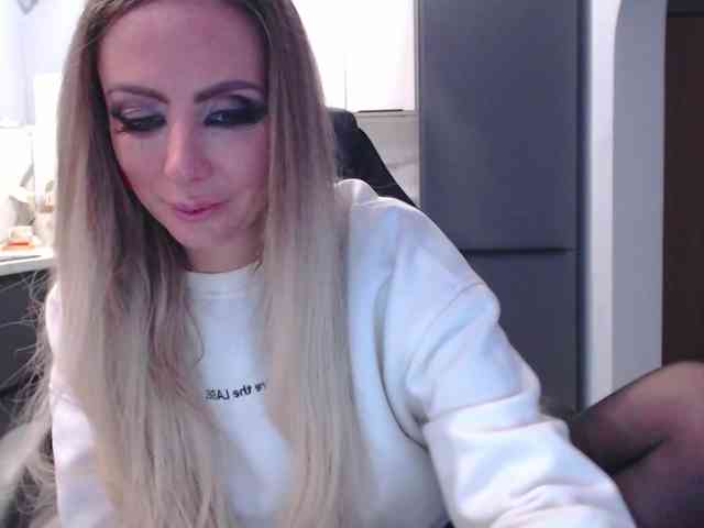 blondalina webcam