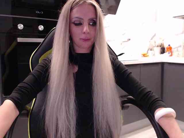 blondalina webcam