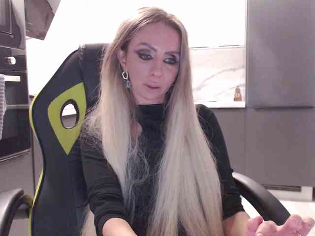 blondalina webcam