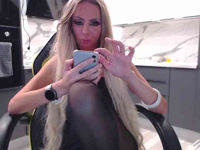 blondalina webcam