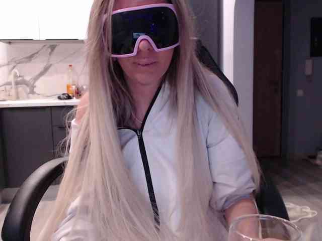 blondalina webcam