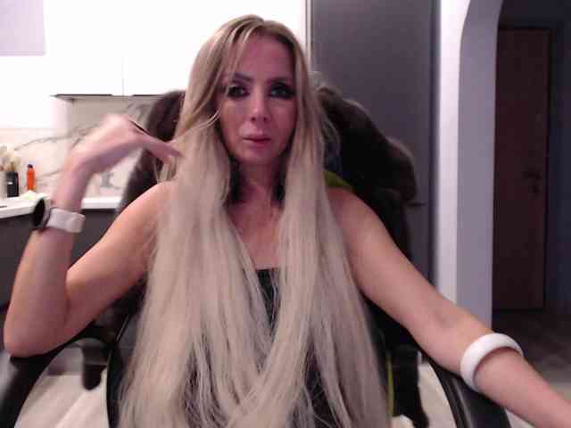 blondalina webcam