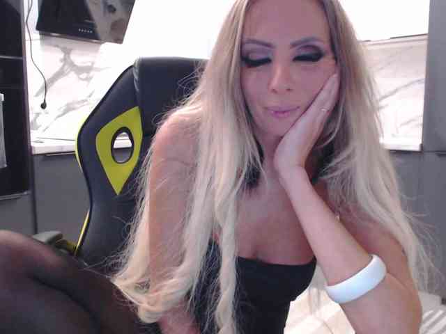 blondalina webcam