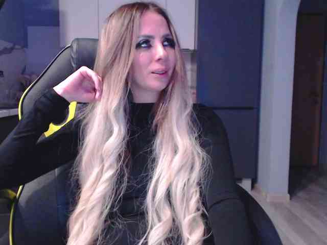 blondalina Live Webcam on BongaCams