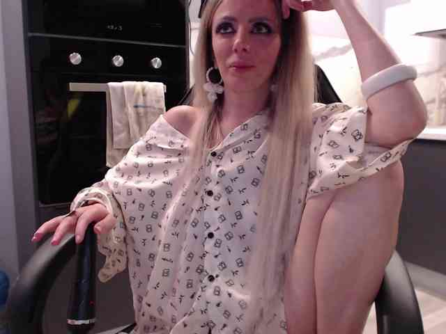blondalina webcam