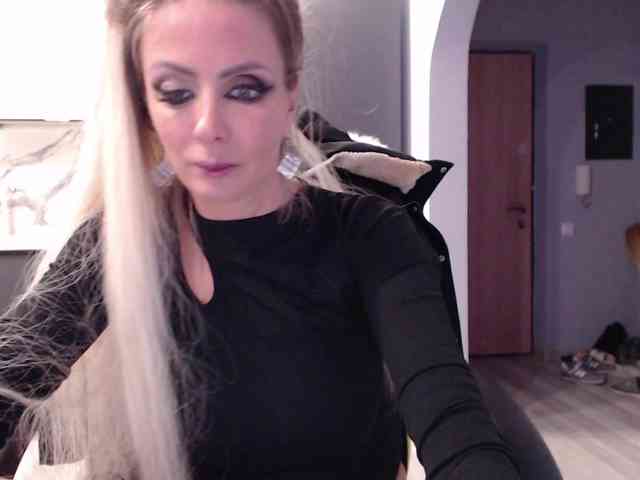 blondalina webcam