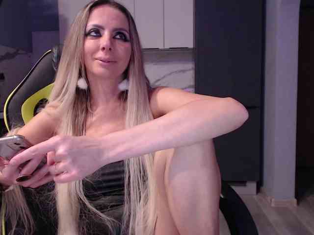 blondalina webcam