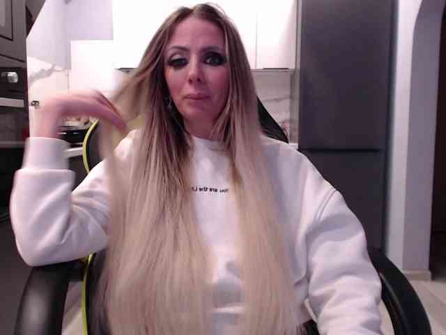 blondalina webcam