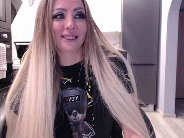 blondalina webcam