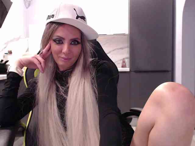 blondalina webcam