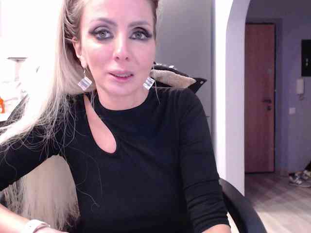 blondalina webcam
