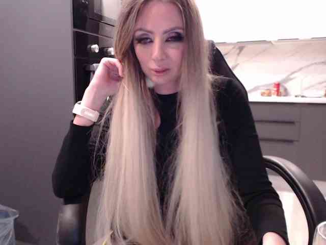 blondalina webcam