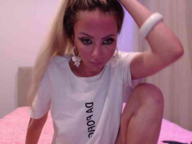 private chatroom Blondalina