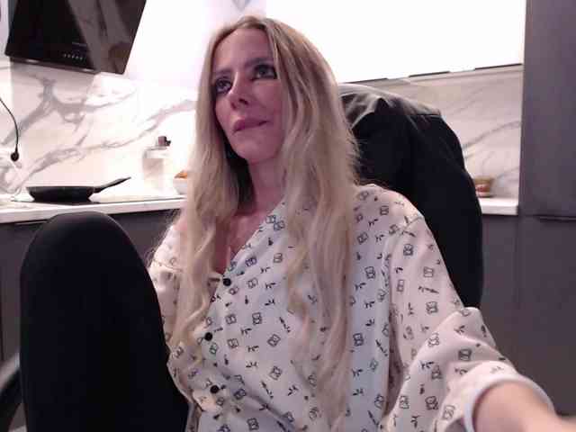 blondalina webcam