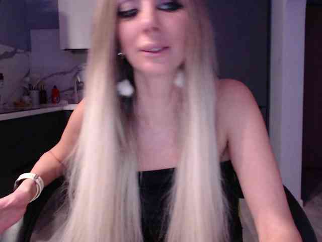 blondalina webcam