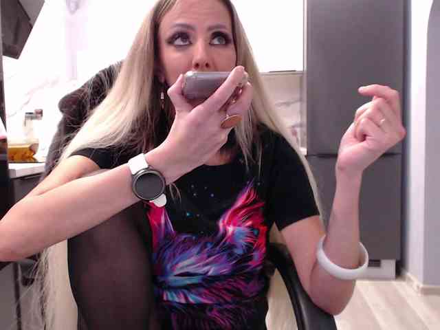 blondalina webcam