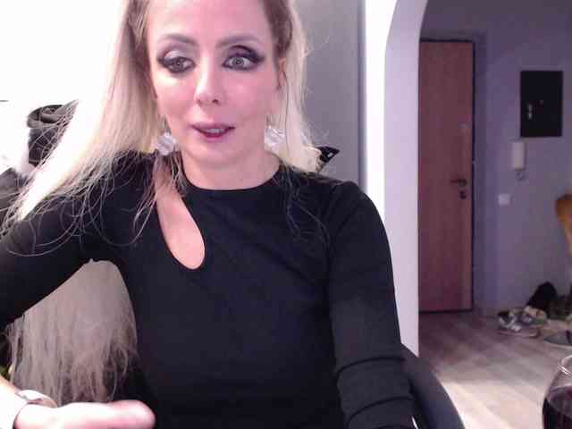 blondalina webcam