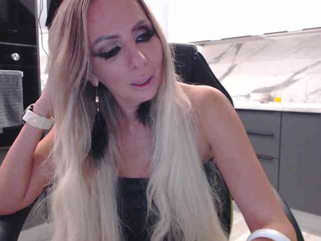 blondalina webcam
