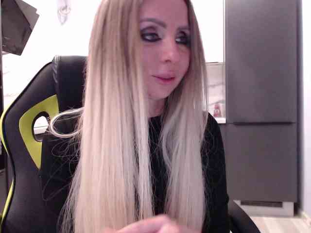 blondalina webcam