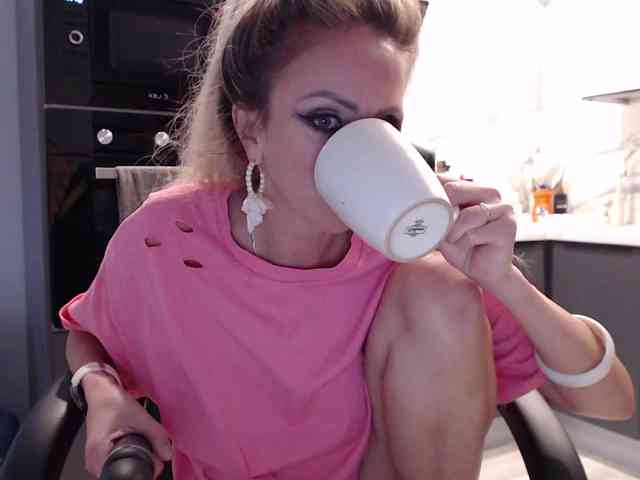 blondalina webcam