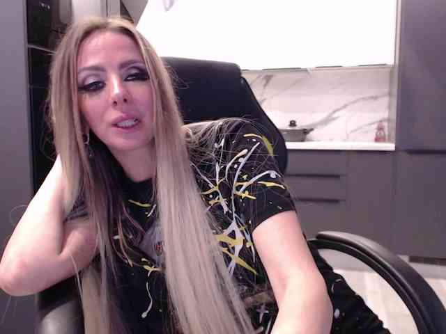 blondalina webcam