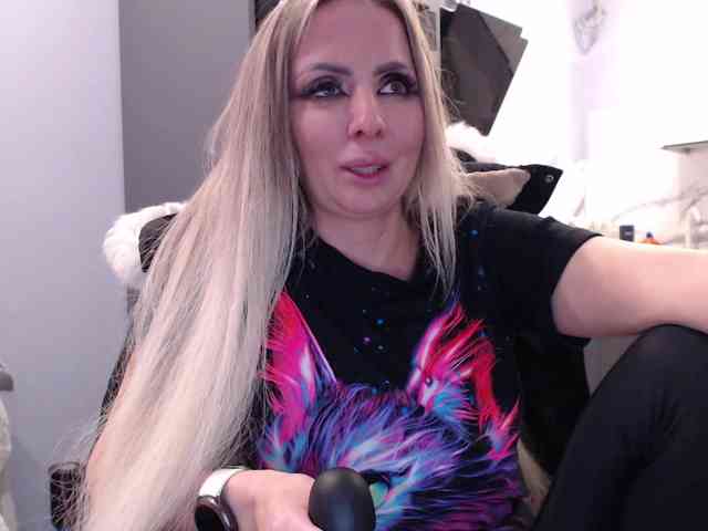 blondalina webcam