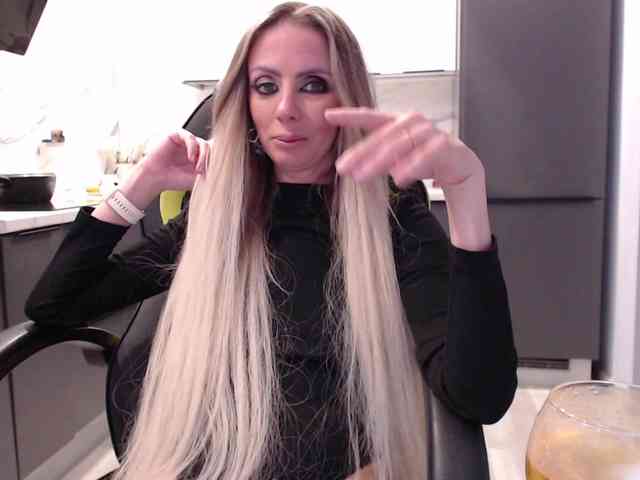 blondalina webcam