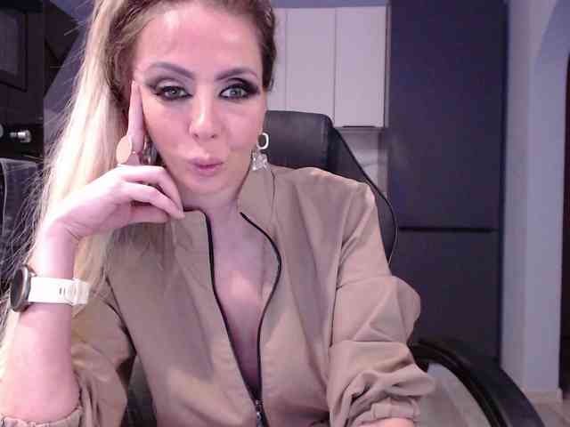 blondalina webcam