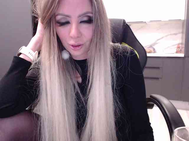 blondalina webcam