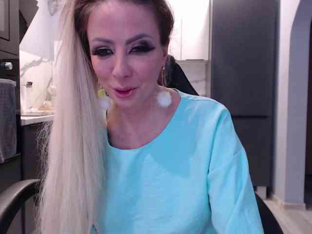 blondalina webcam