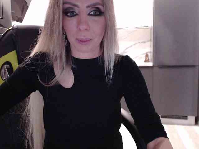 blondalina webcam