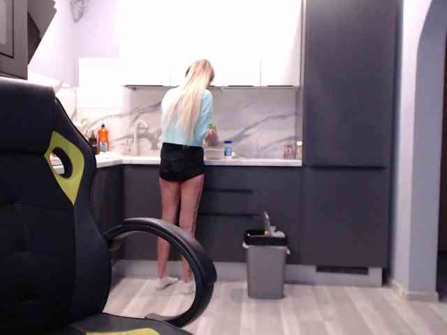 blondalina webcam