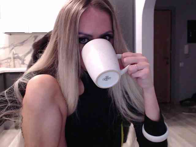 blondalina webcam