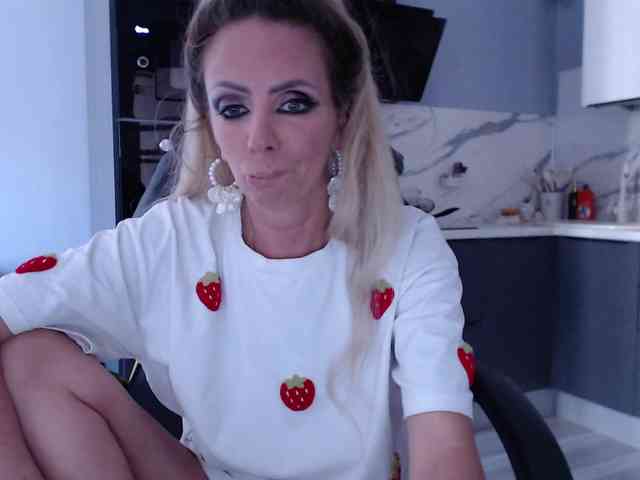 blondalina webcam