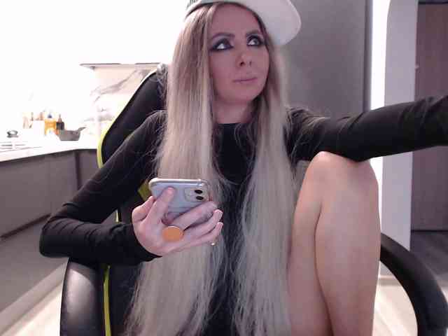 blondalina webcam
